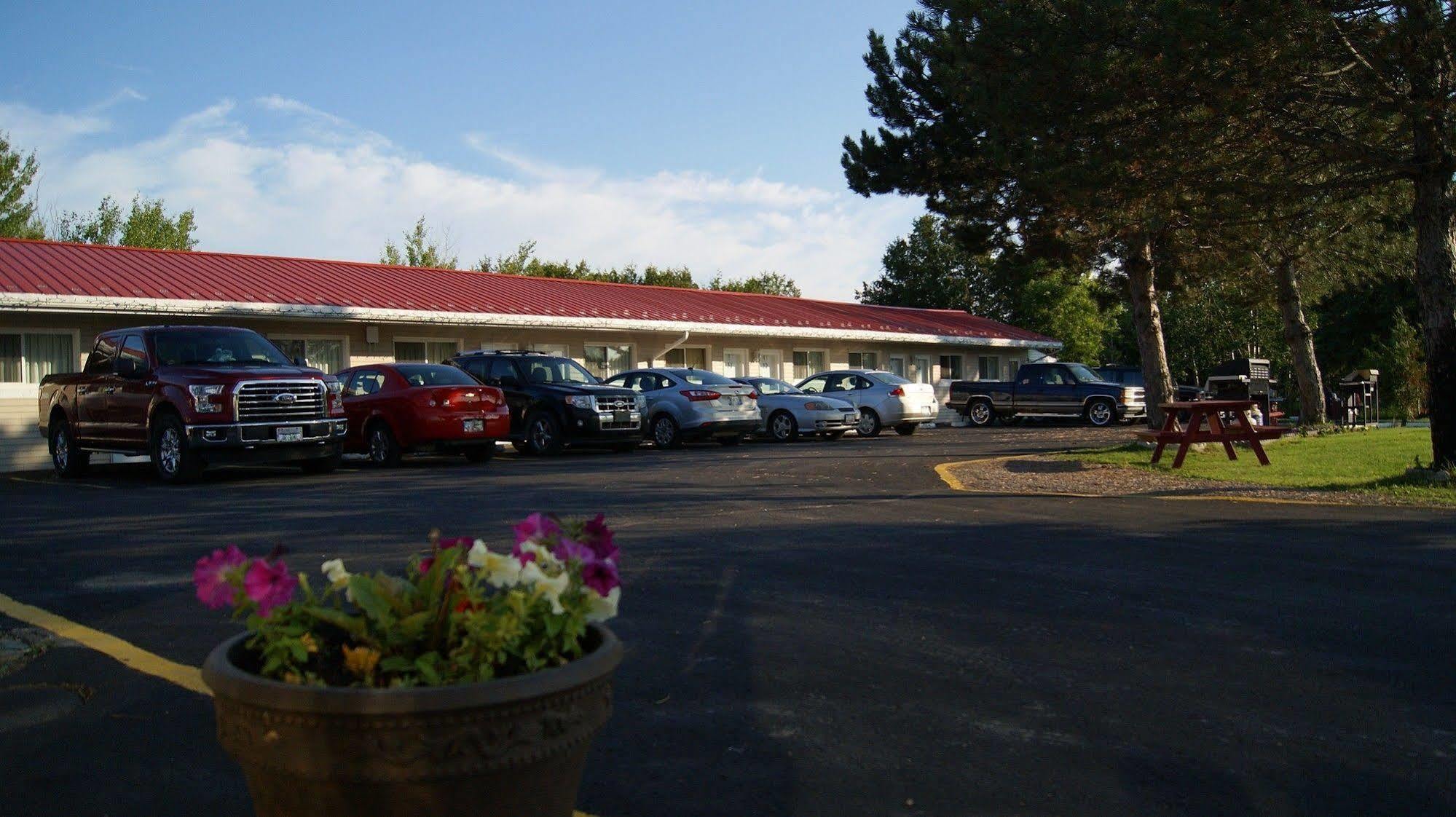 Blue Jay Motel Peterborough Exterior photo
